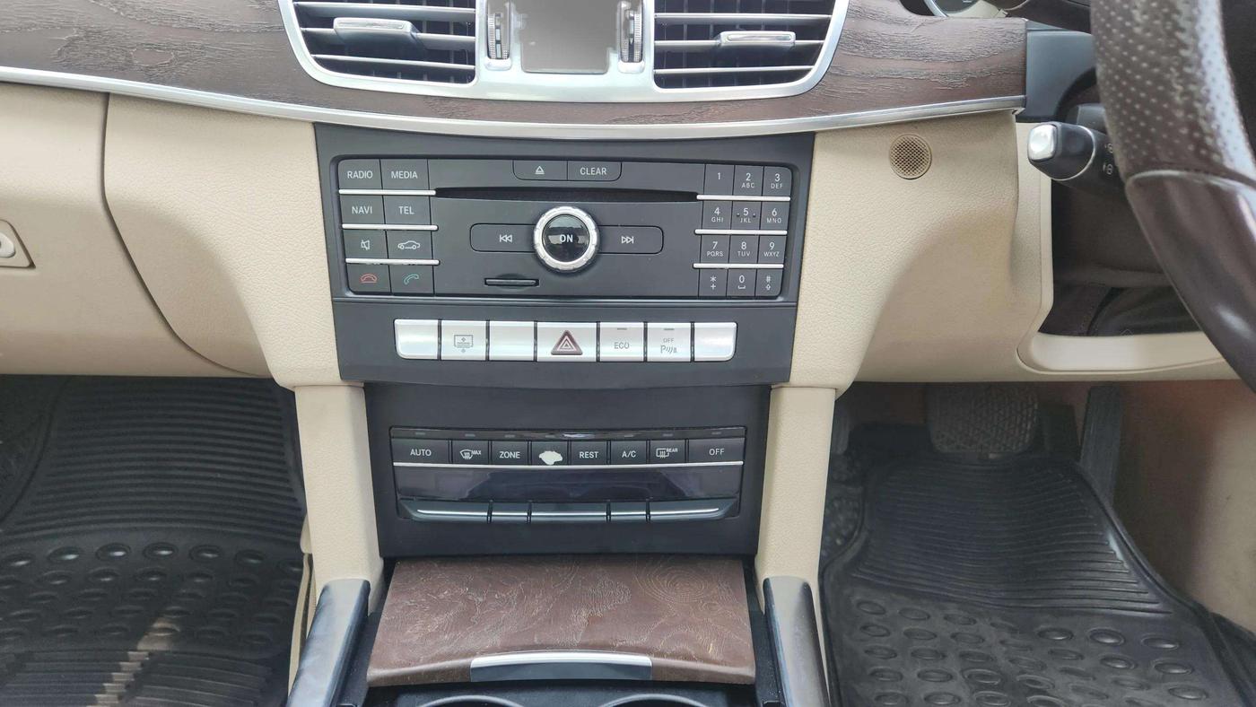 2015 Mercedes Benz E Class E 200 Avantgarde, Petrol, Automatic, 33,511 km, Air Conditioner