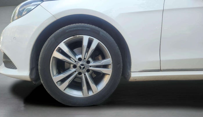 2015 Mercedes Benz E Class E 200 Avantgarde, Petrol, Automatic, 33,511 km, Left Front Wheel