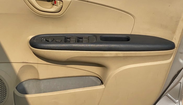 2015 Honda Brio S MT, CNG, Manual, 1,32,809 km, Driver Side Door Panels Control