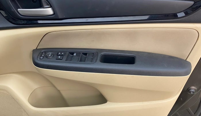 2019 Honda Amaze 1.2L I-VTEC S, Petrol, Manual, 75,028 km, Driver Side Door Panels Control