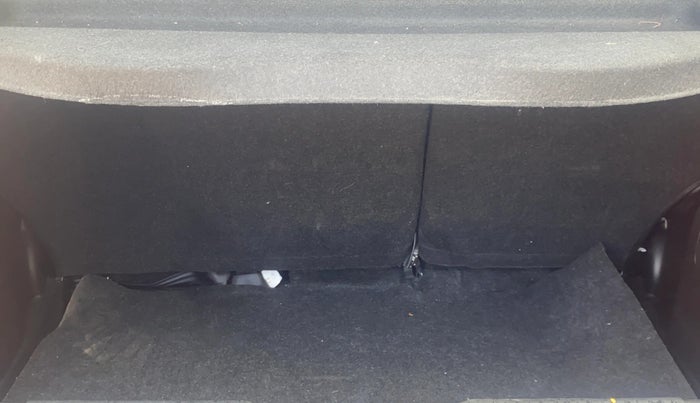 2022 Maruti Swift ZXI PLUS AMT DUAL TONE, Petrol, Automatic, 45,137 km, Boot Inside