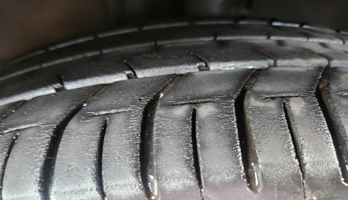 2015 Toyota Corolla Altis G CVT PETROL, Petrol, Automatic, 39,176 km, Right Rear Tyre Tread