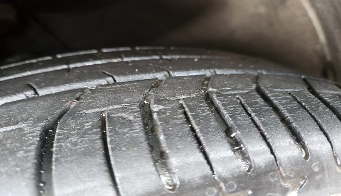 2015 Toyota Corolla Altis G CVT PETROL, Petrol, Automatic, 39,176 km, Left Rear Tyre Tread