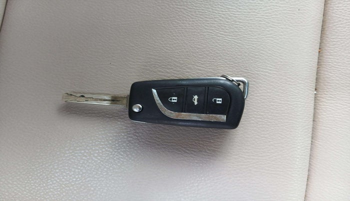 2015 Toyota Corolla Altis G CVT PETROL, Petrol, Automatic, 39,176 km, Key Close Up