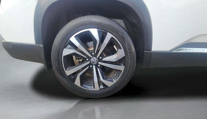 2024 MG HECTOR PLUS SAVVY PRO 1.5 TURBO CVT 7 STR, Petrol, Automatic, 14,063 km, Right Rear Wheel