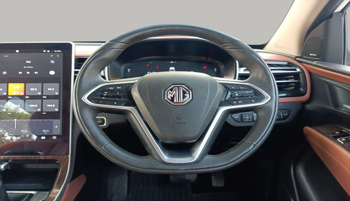 2024 MG HECTOR PLUS SAVVY PRO 1.5 TURBO CVT 7 STR, Petrol, Automatic, 14,063 km, Steering Wheel Close Up
