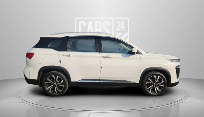 2024 MG HECTOR PLUS SAVVY PRO 1.5 TURBO CVT 7 STR, Petrol, Automatic, 14,063 km, Right Side View