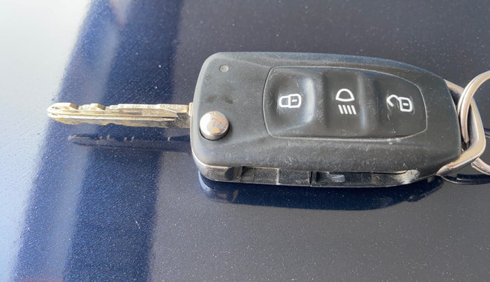 2019 Tata TIGOR XZ PETROL, Petrol, Manual, 60,400 km, Key Close Up