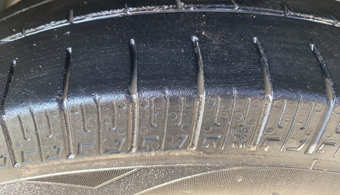 2019 Tata TIGOR XZ PETROL, Petrol, Manual, 60,400 km, Left Front Tyre Tread