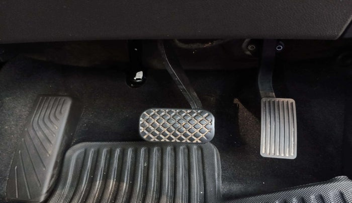 2023 MG HECTOR PLUS SAVVY PRO 1.5 TURBO CVT 7 STR, Petrol, Automatic, 19,282 km, Pedals