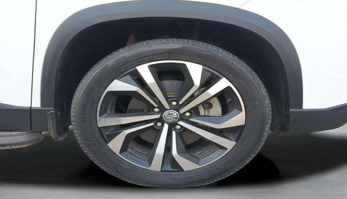 2023 MG HECTOR PLUS SAVVY PRO 1.5 TURBO CVT 7 STR, Petrol, Automatic, 19,282 km, Right Front Wheel