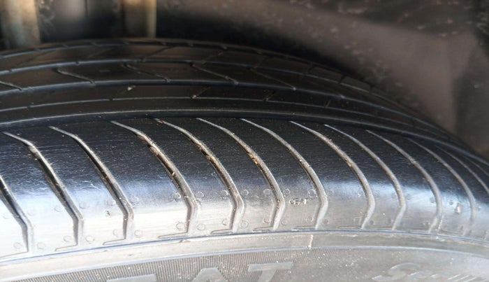 2023 MG HECTOR PLUS SAVVY PRO 1.5 TURBO CVT 7 STR, Petrol, Automatic, 19,282 km, Left Rear Tyre Tread