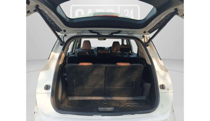 2023 MG HECTOR PLUS SAVVY PRO 1.5 TURBO CVT 7 STR, Petrol, Automatic, 19,282 km, Boot Door Open