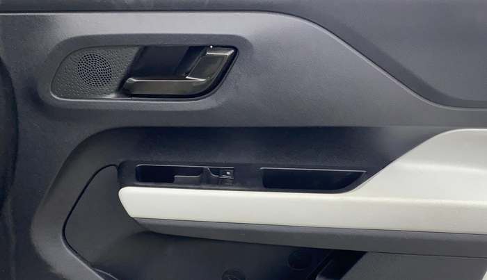 2023 Tata PUNCH PURE MT, Petrol, Manual, 17,525 km, Driver Side Door Panels Control