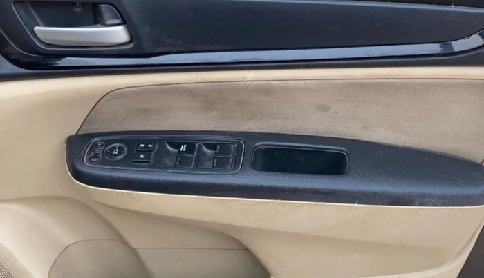 2020 Honda Amaze 1.2L I-VTEC VX CVT, Petrol, Automatic, 97,327 km, Driver Side Door Panels Control