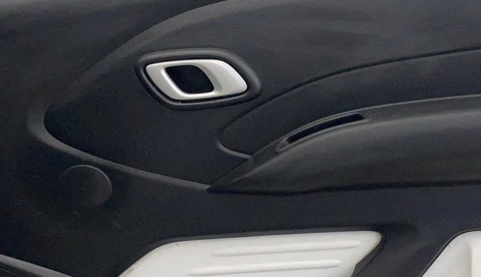 2018 Datsun Redi Go T (O), Petrol, Manual, 42,162 km, Driver Side Door Panels Control