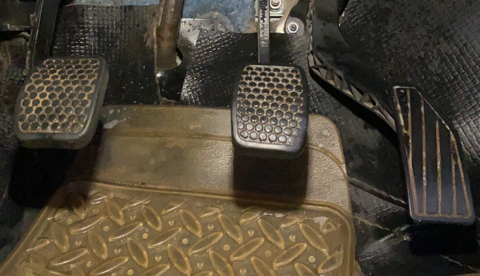 2017 Maruti Alto 800 LXI, Petrol, Manual, 82,227 km, Pedals