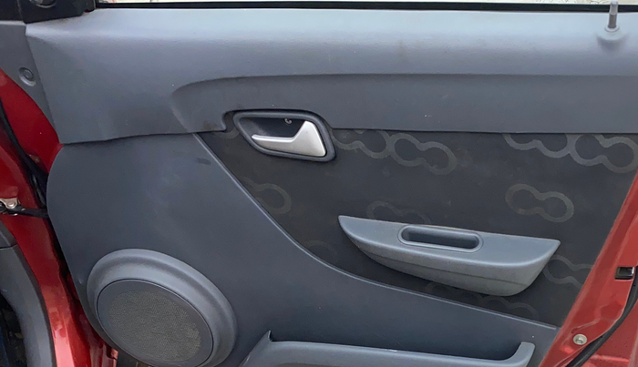 2014 Maruti Alto 800 LXI, Petrol, Manual, 1,01,422 km, Driver Side Door Panels Control