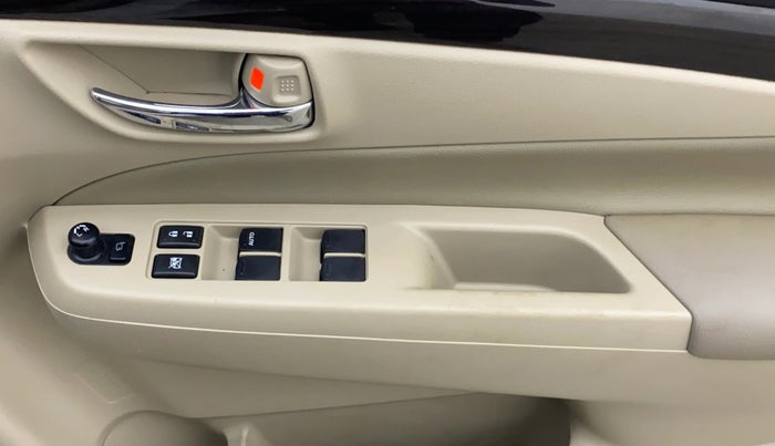 2016 Maruti Ciaz ZXI+, Petrol, Manual, 33,951 km, Driver Side Door Panels Control