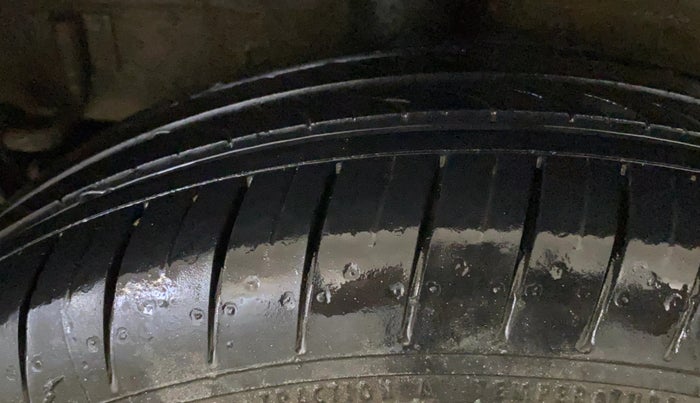 2016 Maruti Celerio VXI, CNG, Manual, 67,097 km, Right Rear Tyre Tread