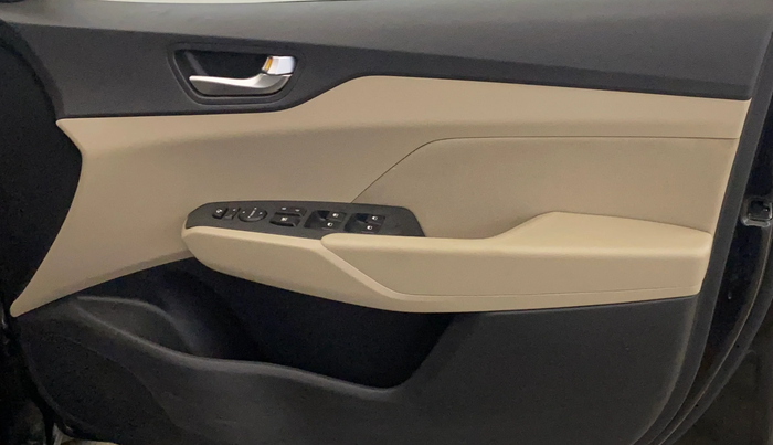 2021 Hyundai Verna SX 1.5 VTVT, Petrol, Manual, 32,305 km, Driver Side Door Panels Control