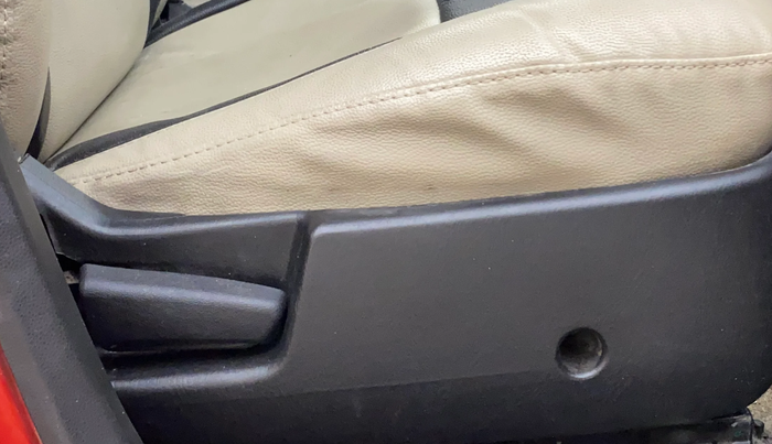 2019 Maruti Alto VXI, Petrol, Manual, 68,817 km, Driver Side Adjustment Panel