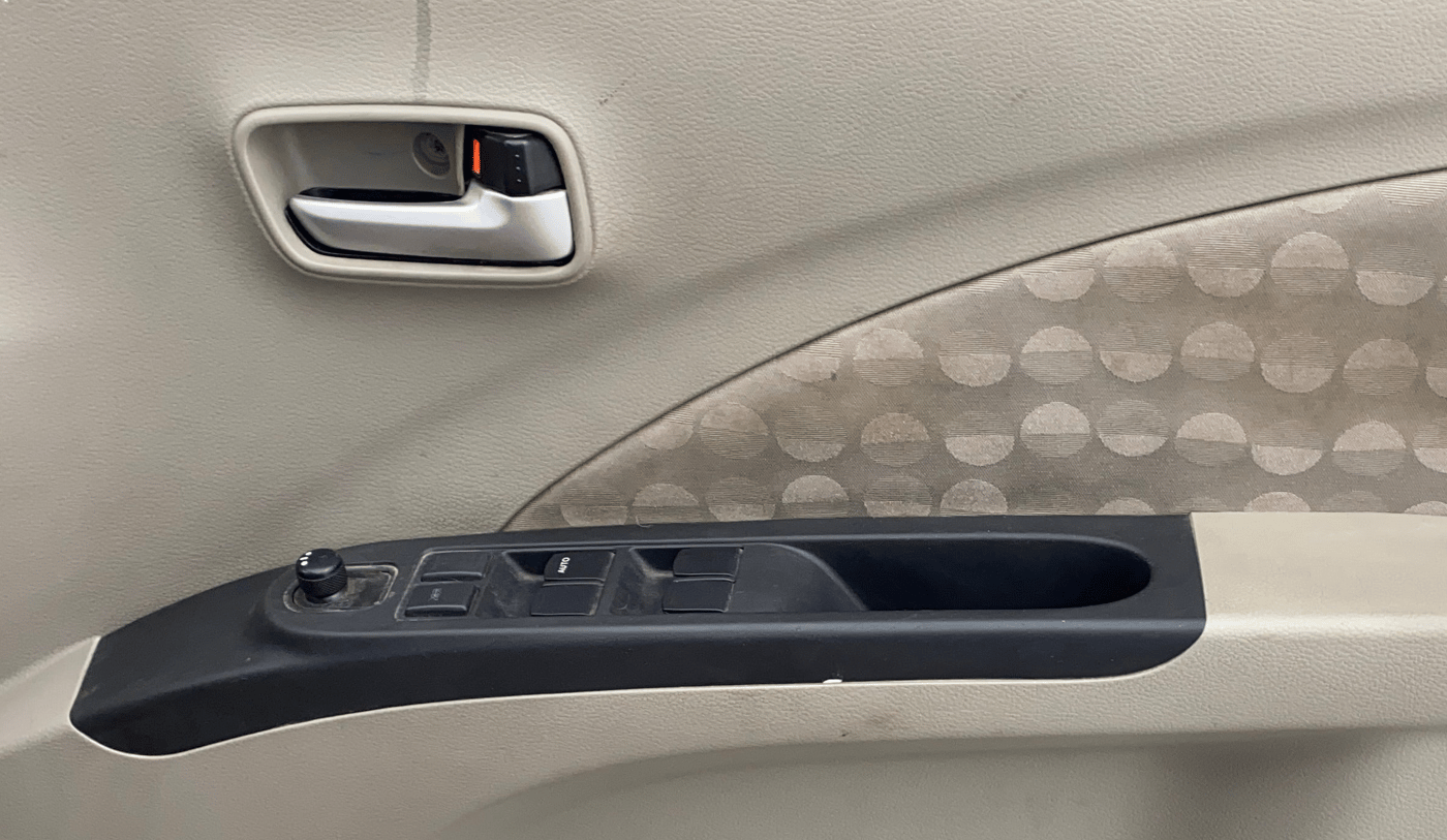 2015 Maruti Celerio ZXI, Petrol, Manual, 84,001 km, Driver Side Door Panels Control