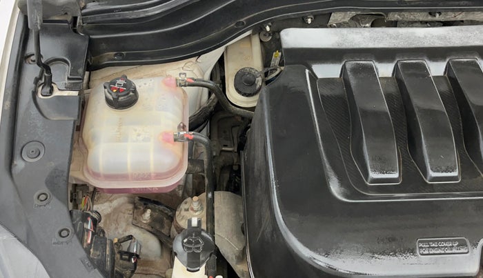 2023 Mahindra XUV700 AX 5 P AT 5 STR, Petrol, Automatic, 14,466 km, Engine View - Right