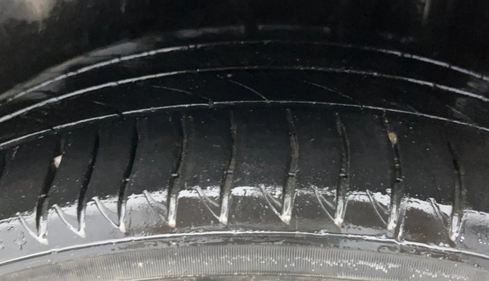 2018 Maruti Ciaz ALPHA 1.5 SHVS PETROL, Petrol, Manual, 68,462 km, Left Rear Tyre Tread