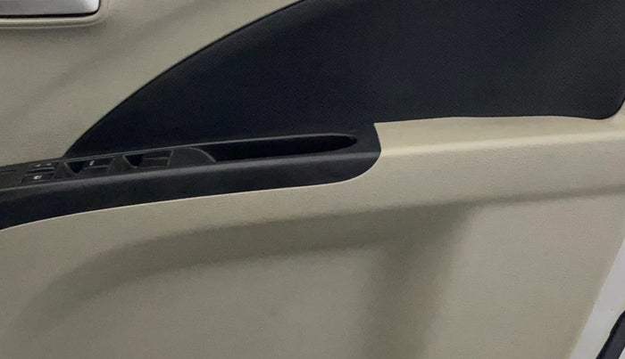 2014 Maruti Celerio VXI, Petrol, Manual, 30,112 km, Driver Side Door Panels Control