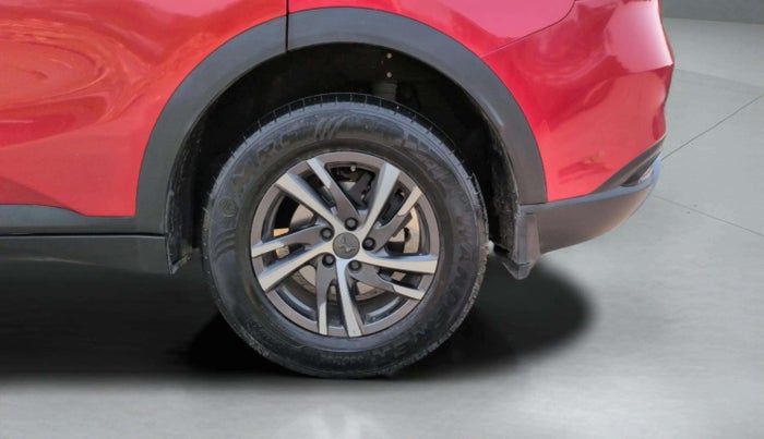 2022 Mahindra XUV700 AX 5 P AT 5 STR, Petrol, Automatic, 45,020 km, Left Rear Wheel