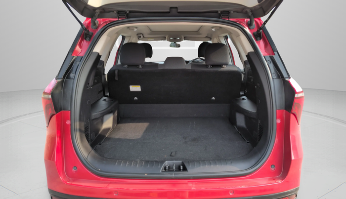 2022 Mahindra XUV700 AX 5 P AT 5 STR, Petrol, Automatic, 45,020 km, Boot Inside