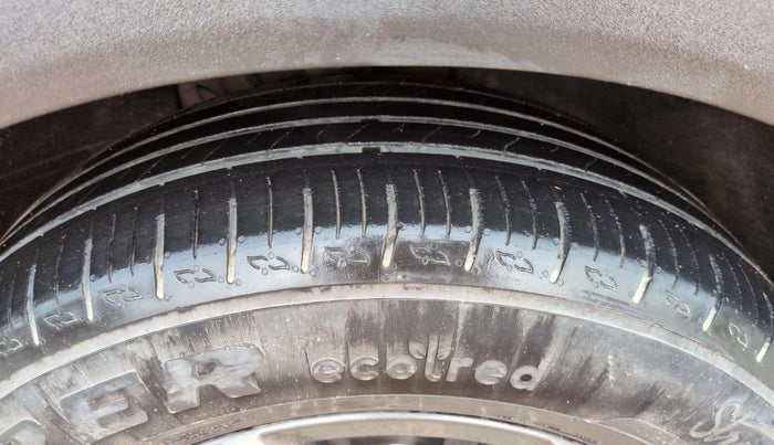 2022 Mahindra XUV700 AX 5 P AT 5 STR, Petrol, Automatic, 45,020 km, Right Rear Tyre Tread