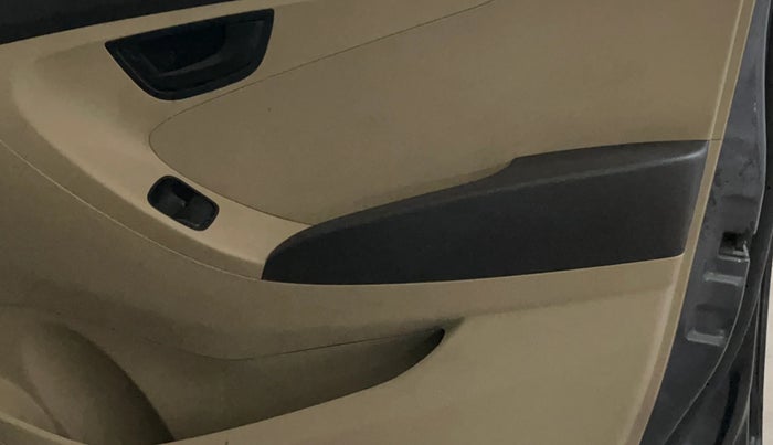 2015 Hyundai Eon ERA +, Petrol, Manual, 97,996 km, Driver Side Door Panels Control