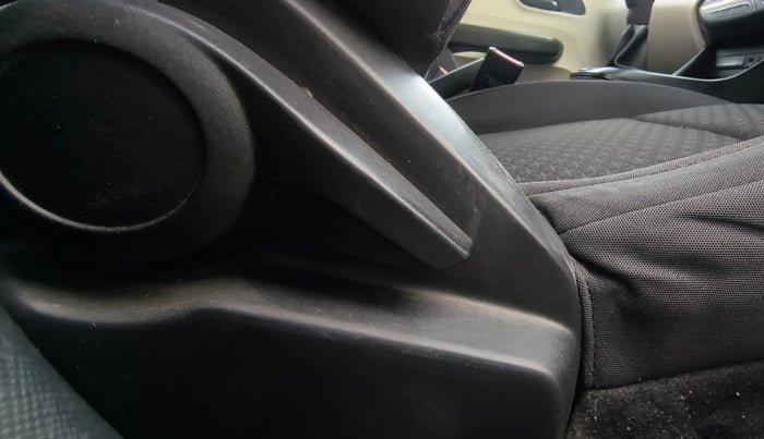 2022 Tata ALTROZ XT PETROL, Petrol, Manual, 1,01,013 km, Driver Side Adjustment Panel