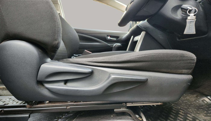 2017 Toyota Innova Crysta 2.8 GX AT 7 STR, Diesel, Automatic, 52,868 km, Driver Side Adjustment Panel