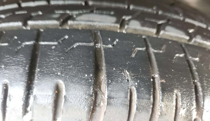 2017 Toyota Innova Crysta 2.8 GX AT 7 STR, Diesel, Automatic, 52,868 km, Right Rear Tyre Tread