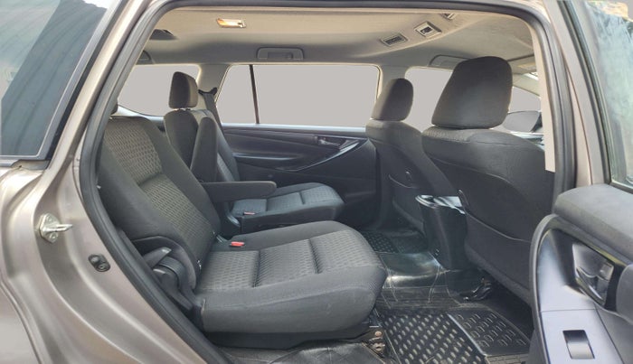 2017 Toyota Innova Crysta 2.8 GX AT 7 STR, Diesel, Automatic, 52,868 km, Right Side Rear Door Cabin