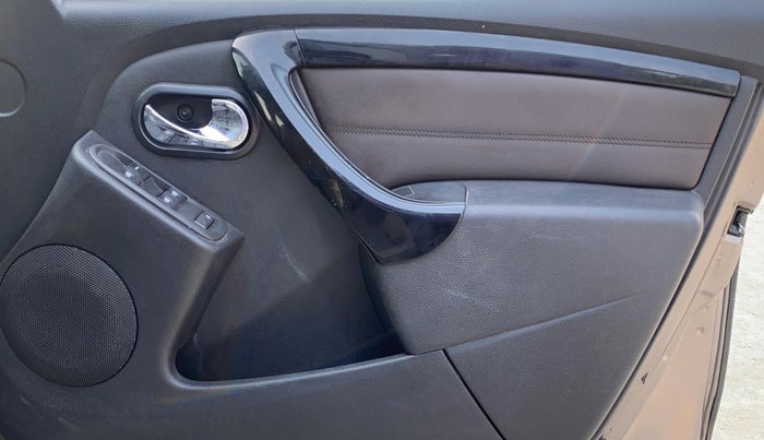 2017 Nissan Terrano XV D PREMIUM AMT, Diesel, Automatic, 91,104 km, Driver Side Door Panels Control