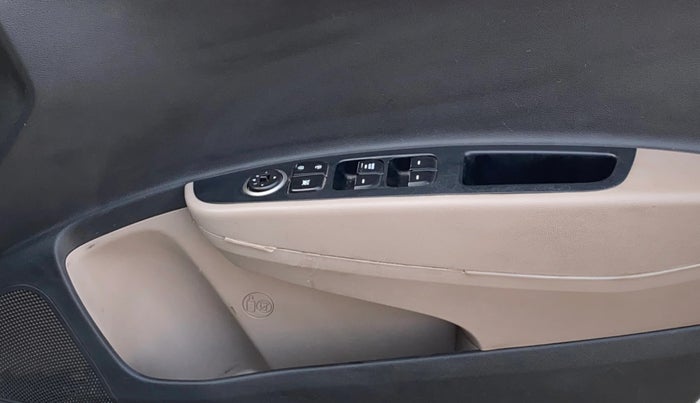 2014 Hyundai Grand i10 MAGNA 1.2 KAPPA VTVT, CNG, Manual, 1,30,977 km, Driver Side Door Panels Control