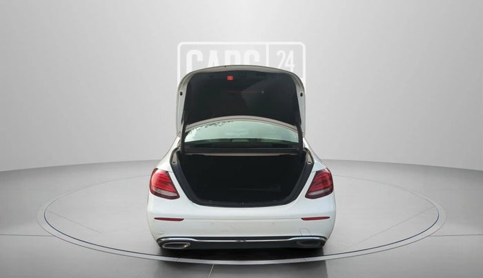 2017 Mercedes Benz E Class E 200 Avantgarde, Petrol, Automatic, 34,925 km, Boot Door Open