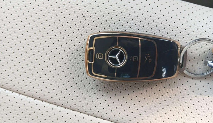 2017 Mercedes Benz E Class E 200 Avantgarde, Petrol, Automatic, 34,925 km, Key Close Up