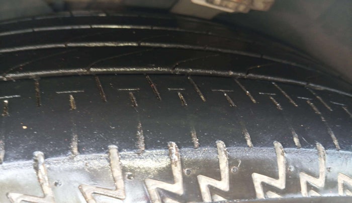 2017 Mercedes Benz E Class E 200 Avantgarde, Petrol, Automatic, 34,925 km, Right Rear Tyre Tread