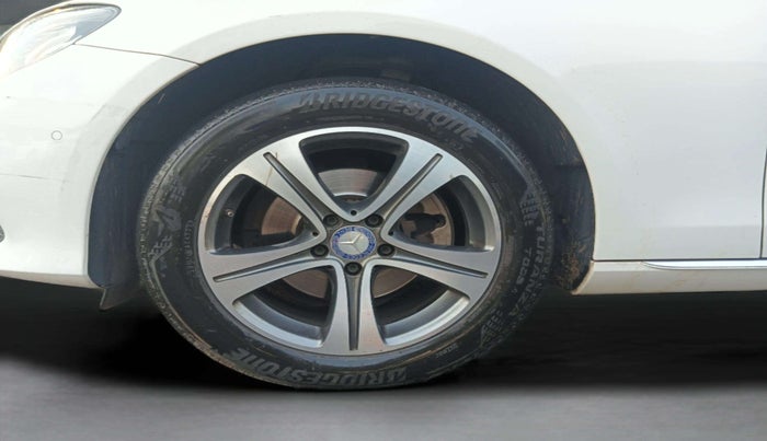 2017 Mercedes Benz E Class E 200 Avantgarde, Petrol, Automatic, 34,925 km, Left Front Wheel