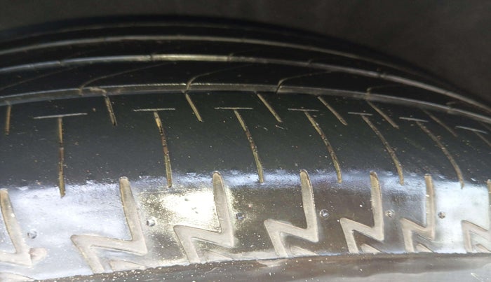 2017 Mercedes Benz E Class E 200 Avantgarde, Petrol, Automatic, 34,925 km, Left Rear Tyre Tread