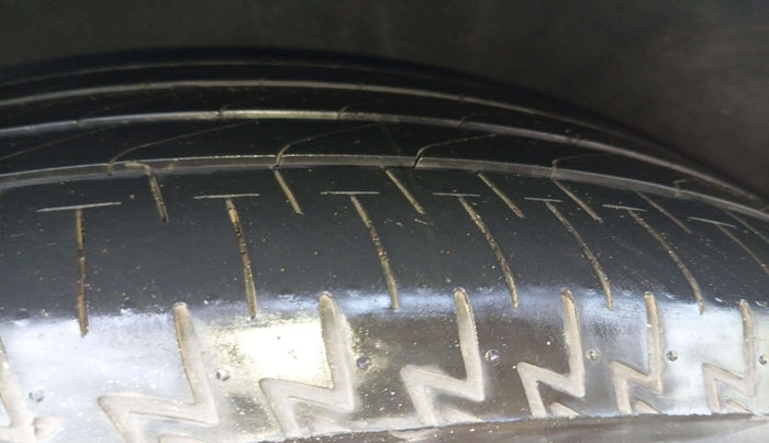 2017 Mercedes Benz E Class E 200 Avantgarde, Petrol, Automatic, 34,925 km, Left Front Tyre Tread