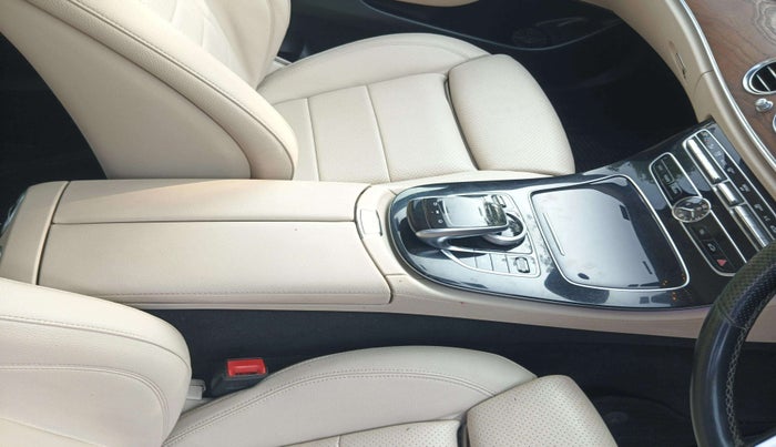 2017 Mercedes Benz E Class E 200 Avantgarde, Petrol, Automatic, 34,925 km, Gear Lever