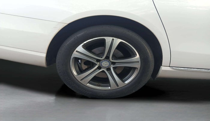 2017 Mercedes Benz E Class E 200 Avantgarde, Petrol, Automatic, 34,925 km, Right Rear Wheel
