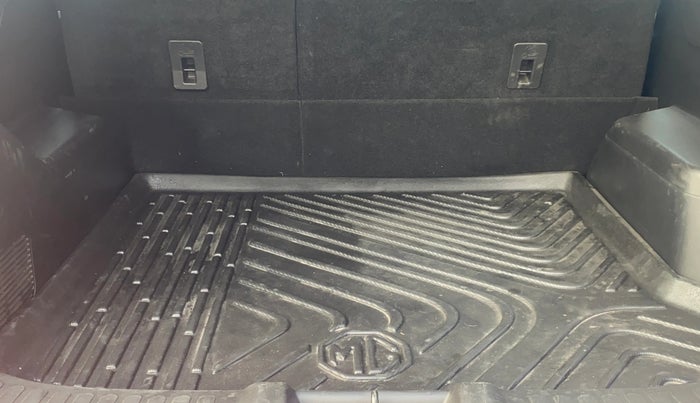 2020 MG HECTOR SMART HYBRID 1.5 PETROL, Petrol, Manual, 69,507 km, Boot Inside