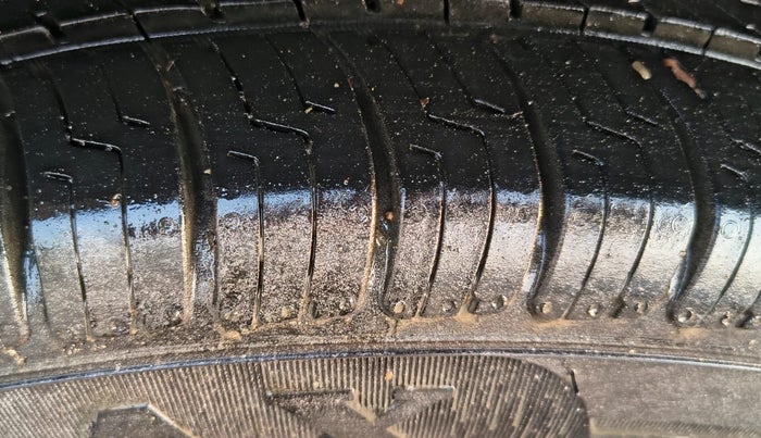 2019 Hyundai Elite i20 MAGNA PLUS 1.2, Petrol, Manual, 50,103 km, Left Front Tyre Tread